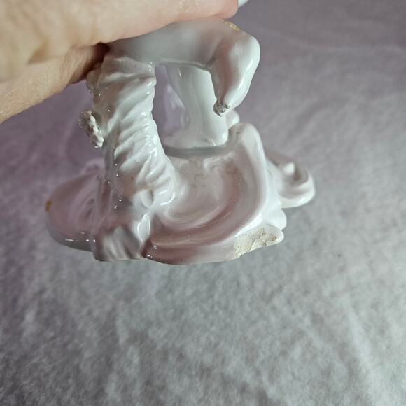 Vintage Primavera Italy Cherubs Holding Garland White Figurine Children - Picture 8 of 10